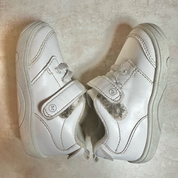 Stride Rite Taye 2.0 Shoes Size 5 White Boys Girls Unisex Walker Sneakers Velcro - Picture 3 of 9